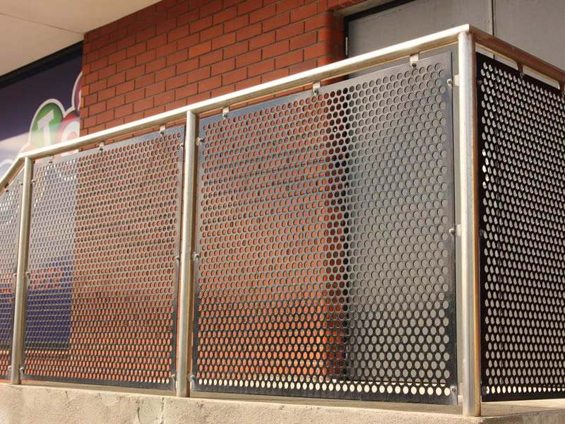 products/decorative-perforated-metal/balustrade-infill-panels/applications-5.jpg